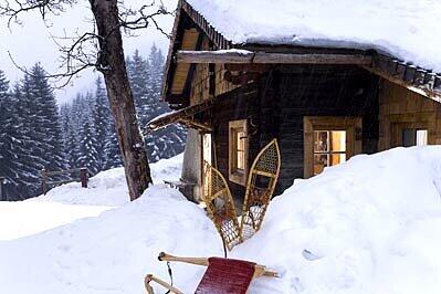 Berghütte im Schnee, Foto: Ralf Gerard