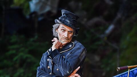 Eisi Gulp spielt den Boandlkramer, hier noch auf der Bühne der Luisenburg-Festspiele in Wunsiedel.