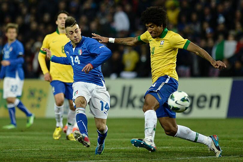 Dante (r.) spielt für Brasilien beim Confed Cup.