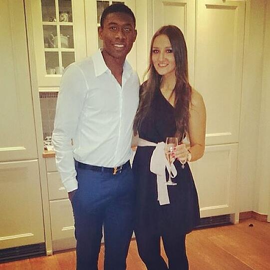 Schönes Paar: David Alaba mit seiner Katja.