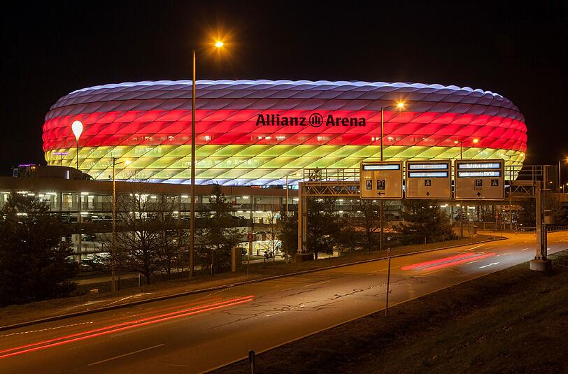 München leuchtet: Anlässlich des St. Patrick's Days erstrahlen die Allianz Arena und der Olympiaturm in grün. Sehen Sie hier die schönsten Beleuchtungen der Arena.