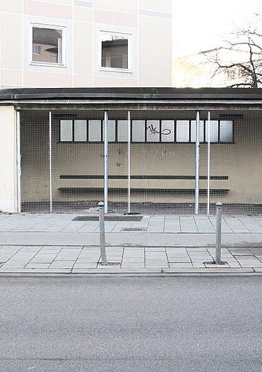 Michael Karr hat für diese ungenutze Bushaltestelle am Mariahilfplatz eine besondere Idee: sie in eine Kaffeklappe umwandeln. "Ein Ort für soziale Interaktion vom Quartier, für&lsquo;s Quartier."