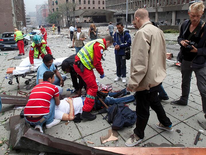 Blut, Zerstörung und Tränen - eine gigantische Explosion hat Oslo erschüttert - die Bilder vom Terror.