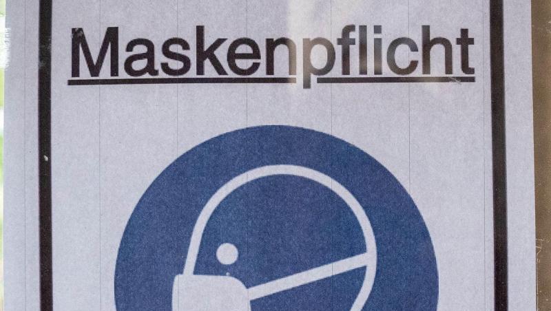 Ein Plakat mit der Aufschrift "Maskenpflicht". Foto: Kay Nietfeld/dpa/Archivbild Ein Plakat mit der Aufschrift "Maskenpflicht". Foto: Kay Nietfeld/dpa/Archivbild