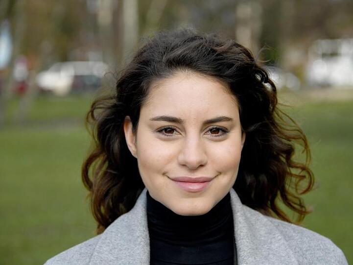 Almila Bagriacik ist im "Tatort" in der Rolle der Ermittlerin Mila Sahin zu sehen.