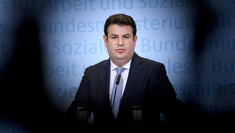 Laut Arbeits- und Sozialminister Hubertus Heil ist es keine Option, das gesetzliche Renteneintrittsalter generell zu erhöhen. Laut Arbeits- und Sozialminister Hubertus Heil ist es keine Option, das gesetzliche Renteneintrittsalter generell zu erhöhen.