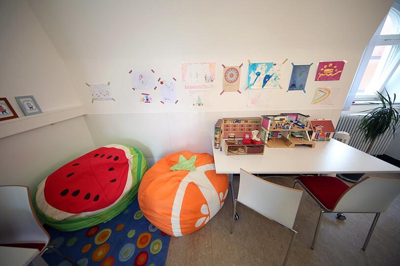 Einer der bunten Therapieräume im Patientenhaus für Kinder.