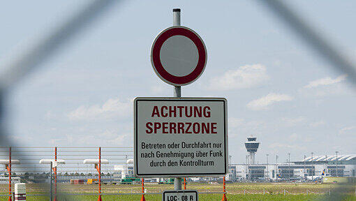 Ein Systemausfall bei der Deutschen Flugsicherung hat am Freitag den Münchner Flugverkehr gelähmt. Ein Systemausfall bei der Deutschen Flugsicherung hat am Freitag den Münchner Flugverkehr gelähmt.
