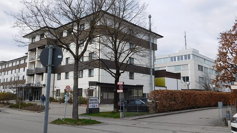 Im hinteren Gebäude soll das Ankerzentrum entstehen.