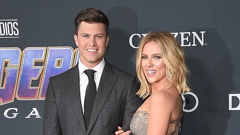Colin Jost und Scarlett Johansson können aufatmen.