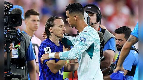 Luka Modrić und Cristiano Ronaldo (r.) nach dem Abpfiff der Partie Kroatien gegen Portugal. Luka Modrić und Cristiano Ronaldo (r.) nach dem Abpfiff der Partie Kroatien gegen Portugal.