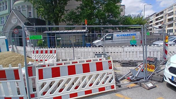 Freie Sicht statt falscher alter Plakate: So sieht es jetzt an der Ecke Lindwurm-, Poccistraße aus. Freie Sicht statt falscher alter Plakate: So sieht es jetzt an der Ecke Lindwurm-, Poccistraße aus.
