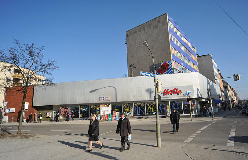 Bald nur noch Geschichte: Der ehemalige Hertie wird abgerissen.