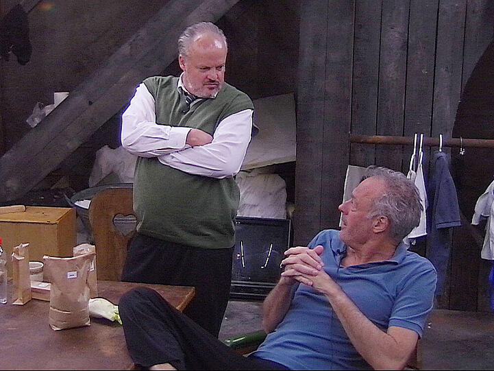 Hubert Kah (l.) und Ronald Schill müssen gemeinsam im Keller wohnen