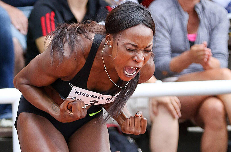 Weitspringerin Sosthene Moguenara ist längst ein Covergirl der deutschen Leichtathletik. Und nun die Nummer 1 auf der Welt in ihrer Disziplin: Bei der Kurpfalz-Gala in Weinheim flog sie auf 7,16 Meter hinaus - so weit wie noch keine andere Konkurrentin im Olympia-Jahr.