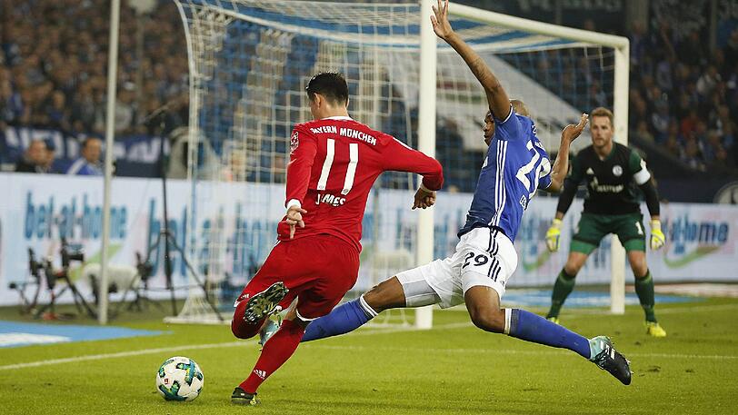 JAMES RODRÍGUEZ - NOTE 1: Der Kolumbianer kam bei seinem Bundesliga-Startelfdebüt über die rechte Seite, weil Robben (Grippe) fehlte. Ließ sich oft ins Mittelfeld fallen, suchte Bälle. Holte den Handelfmeter heraus, traf mit überlegtem Schuss zum 2:0. Traum-Vorlage zum dritten Treffer. Bester Bayer!