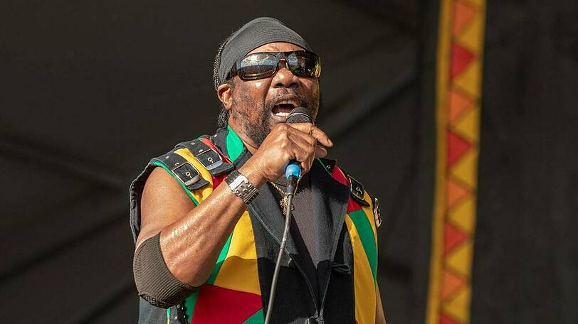 Toots Hibbert bei einem Auftritt mit Toots and the Maytals in New Orleans 2018.