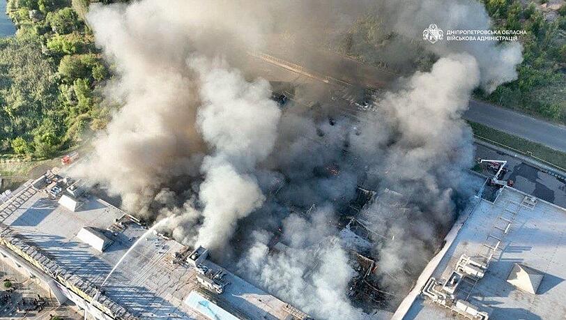 Nach dem Angriff auf ein Einkaufszentrum in Krywyj Rih werden noch Vermisste gesucht. Nach dem Angriff auf ein Einkaufszentrum in Krywyj Rih werden noch Vermisste gesucht.