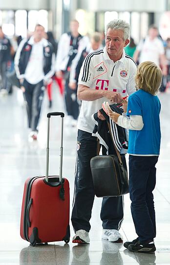 Nicht mit an Bord der Maschine LH 2570 waren neben den beiden individuell trainierenden Nationalspielern Philipp Lahm und Bastian Schweinsteiger die verletzen Rafinha und David Alaba.