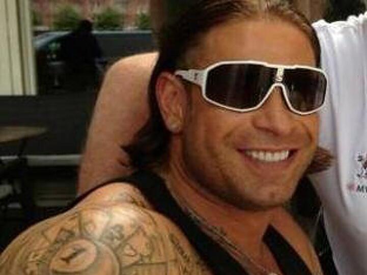 Scheint wirklich Wrestler zu werden: Tim Wiese. Sehen Sie weitere Bilder des ehemaligen Bundesliga-Profis.
