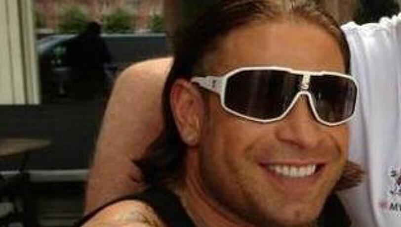 Scheint wirklich Wrestler zu werden: Tim Wiese. Sehen Sie weitere Bilder des ehemaligen Bundesliga-Profis. Scheint wirklich Wrestler zu werden: Tim Wiese. Sehen Sie weitere Bilder des ehemaligen Bundesliga-Profis.