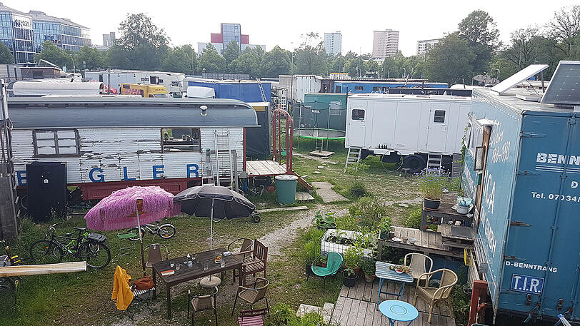 Gute Nachrichten für das Kulturprojekt "Stattpark Olga" - Oberbürgermeister Reiter bietet einen neuen Wagenstellplatz in Sendling an.