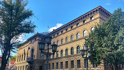 Im Parlament Saeima bekommt die Regierungspartei voraussichtlich 42 der 100 Sitze. (Archivbild)