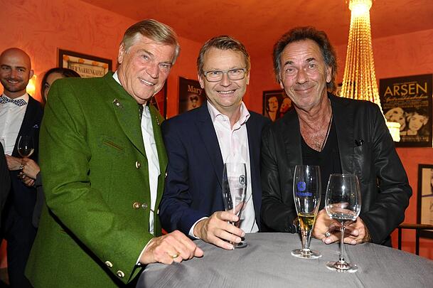 Erfolgs-Trio (von links): Jochen Busse, Rene Heinersdorff und Hugo Egon Balder 2014 in der Komödie im Bayerischen Hof. Am Donnerstag haben die drei hier erneut Premiere. Erfolgs-Trio (von links): Jochen Busse, Rene Heinersdorff und Hugo Egon Balder 2014 in der Komödie im Bayerischen Hof. Am Donnerstag haben die drei hier erneut Premiere.