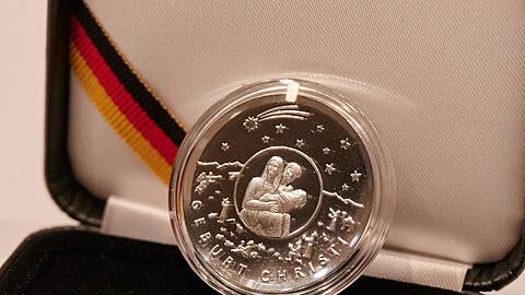 Die Bundesregierung gibt regelm&auml;&szlig;ig neue Sammlerm&uuml;nzen aus. (Archivbild)