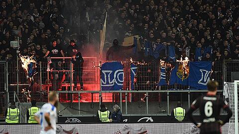 Im Hinspiel zwischen Frankfurt und Darmstadt kam es zu erheblichen Fan-Ausschreitungen.