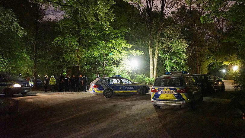 Weitere Bilder vom Polizeieinsatz am Samstagabend.