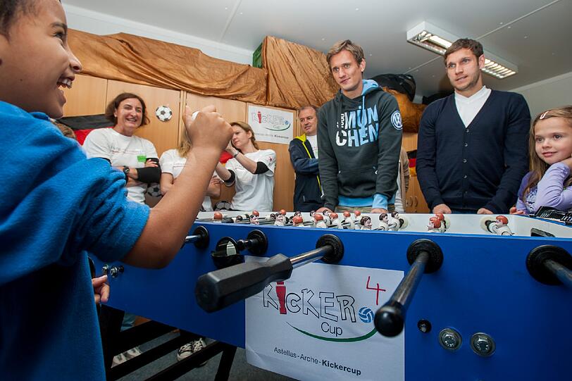 Die Arche-Kinder hatten viel Spaß mit den Stars vom TSV 1860 München.