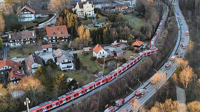 Die beiden S-Bahnen krachten im Februar 2022 frontal auf der eingleisigen Strecke ineinander.