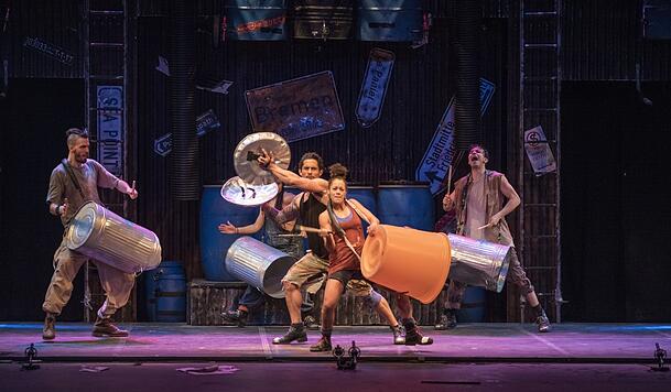 Stomperinnen und Stomper k&ouml;nnen mehgr als stampfen: sie t&auml;nzeln akrobatisch.