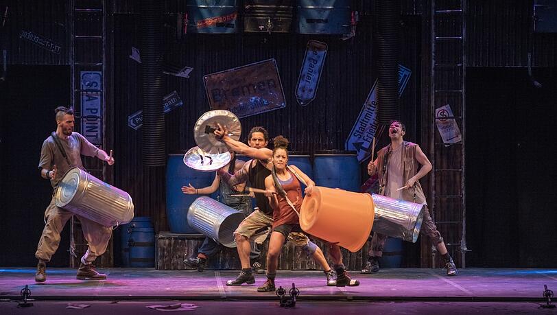 Stomperinnen und Stomper k&ouml;nnen mehgr als stampfen: sie t&auml;nzeln akrobatisch.