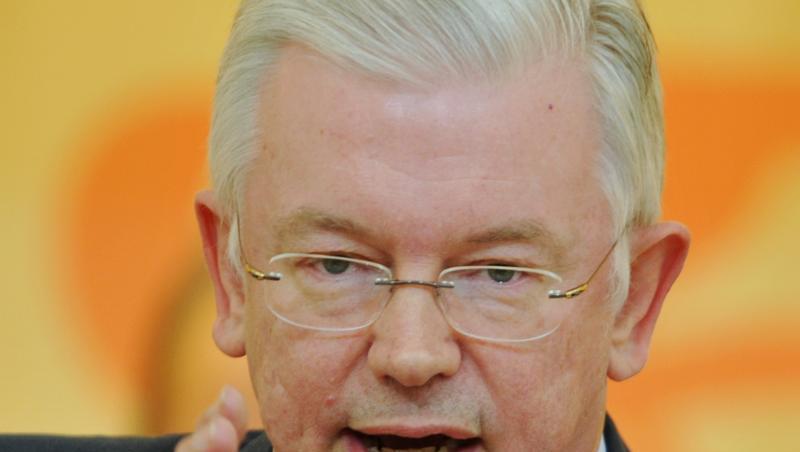 Roland Koch fordert härtere Sanktionierung Roland Koch fordert härtere Sanktionierung