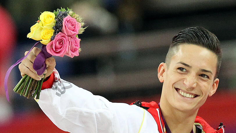 Marcel Nguyen, der bereits im Mehrkampf den zweiten Platz gefeiert
hatte, gewann am Barren die Silbermedaille. Marcel Nguyen, der bereits im Mehrkampf den zweiten Platz gefeiert
hatte, gewann am Barren die Silbermedaille.
