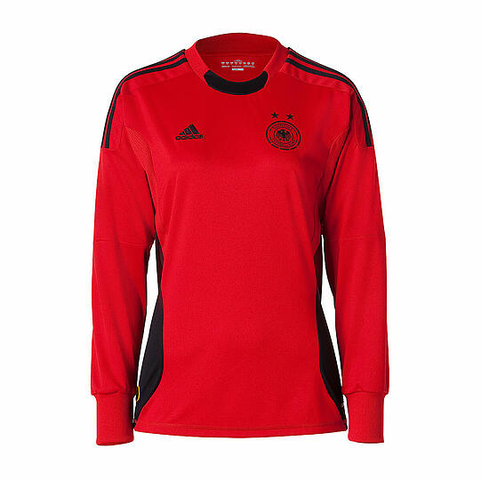 Für die Fans der Torhüterin gibts ein aggressives rotes Shirt. Wenn die gegnerischen Mädels das im Spiel sehen, wissen sie: Hier ist es aus, ab hier geht nix mehr.