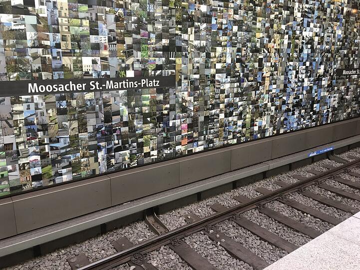 Der 2010 eingeweihte U-Bahnhof Moosach ist eine Art Gesamtkunstwerk.