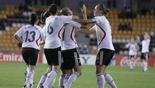 Freude im deutschen Team. Die U20-Juniorinnen bei ihrem Viertelfinal-Sieg gegen Kanada. Freude im deutschen Team. Die U20-Juniorinnen bei ihrem Viertelfinal-Sieg gegen Kanada.