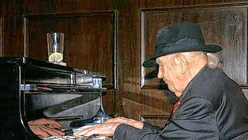 Simon Schott, legendärer Bar-Pianist des Vier Jahreszeiten, ist im Alter von 92 Jahren gestorben. Simon Schott, legendärer Bar-Pianist des Vier Jahreszeiten, ist im Alter von 92 Jahren gestorben.