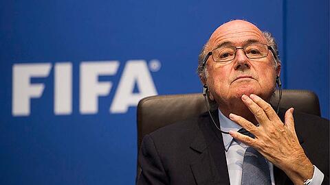 Sepp Blatter in der Krise: Laut der BBC wurde er jetzt für 90 Tage suspendiert.