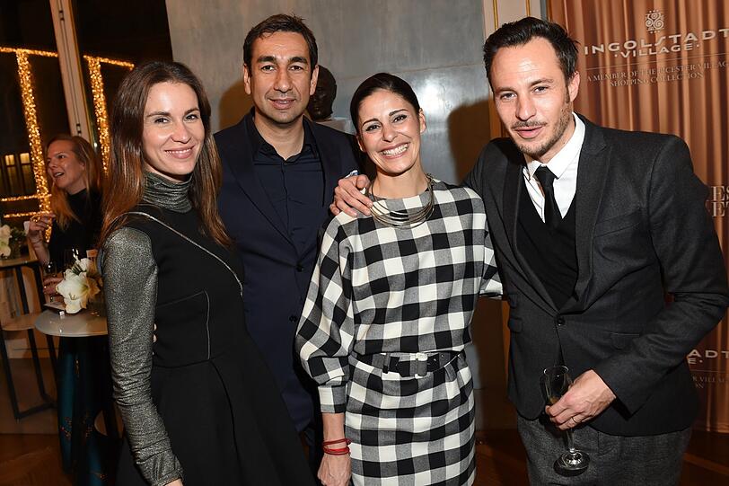 Konstantinos Kokmotos mit Funda Vanroy mit Nikias Hofmann (re.) und Frau Jelena Hofmann (li.)