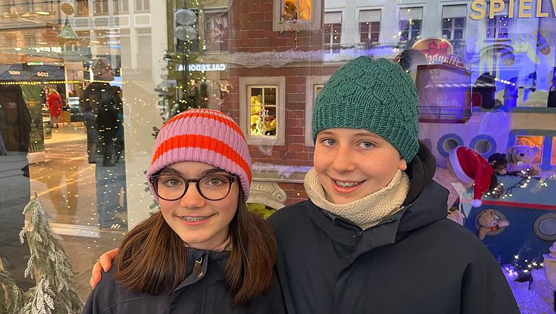 Die besten Freundinnen Carla (12; links) und Lotte (11) lieben Steiff. Die besten Freundinnen Carla (12; links) und Lotte (11) lieben Steiff.