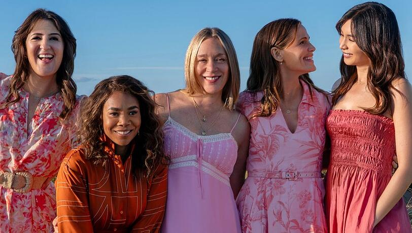 "The Five Star Weekend" mit D'Arcy Carden, Regina Hall, Chloë Sevigny, Jennifer Garner und Gemma Chan (v.l.n.r.). "The Five Star Weekend" mit D'Arcy Carden, Regina Hall, Chloë Sevigny, Jennifer Garner und Gemma Chan (v.l.n.r.).