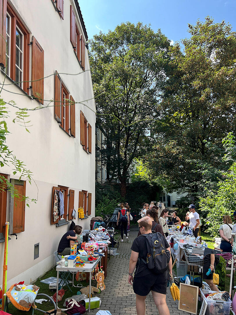 Auch dieses Wochenende ist wieder Hofflohmarkt. Die Saison ist in M&uuml;nchen noch nicht zu Ende.
