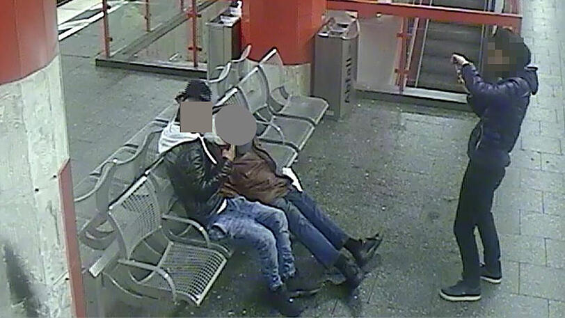 Die beiden Tatverdächtigen haben sich gestellt bzw. wurden festgenommen.