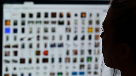 Die Zahl der Beschwerden &uuml;ber kriminelle Inhalte im Internet in Deutschland ist im vergangenen Jahr auf einen neuen Rekordwert gestiegen. (Archivbild)