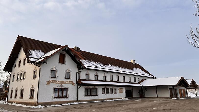 Statt Wirtshaus ein Kindergarten? Kostenm&auml;&szlig;ig nicht sinnvoll, warnt B&uuml;rgermeister Manfred Reithmeier (UWR).