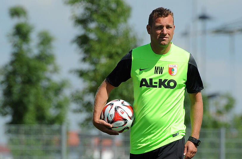Auf FCA-Coach Markus Weinzierl wartet beim Duell mit Hertha eine eingespielte Truppe aus der Hauptstadt.